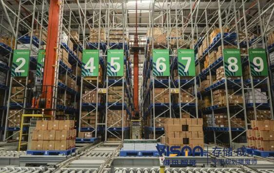 AMR 与 AGV：哪种仓库机器人适合您？