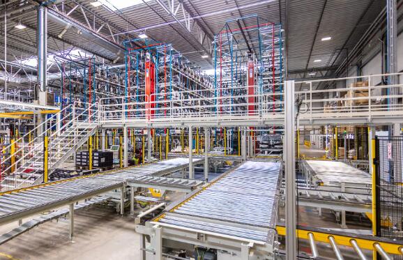 什么是智能提升机？它在仓储中有什么应用？