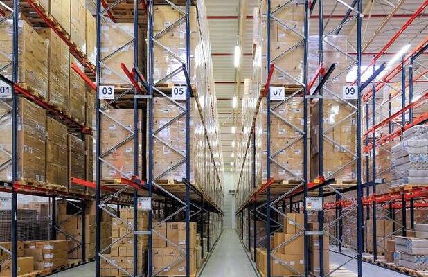 定制仓储货架：让仓库空间垂直利用 ，货物 “有序存放“